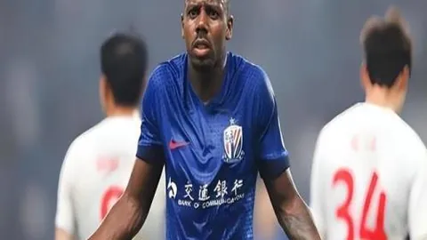 卡戴珊金姐翘首以盼：东契奇亮相时间？迫切想一睹其风采。